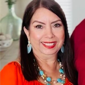 Meet your Posher, Lorraine